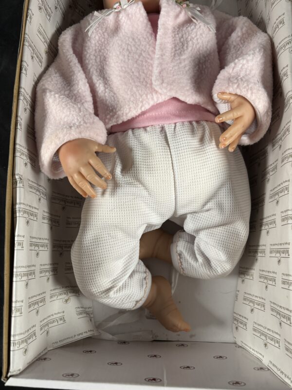 Item#29 (The Ashton - Drake Galleries Doll) - Image 9