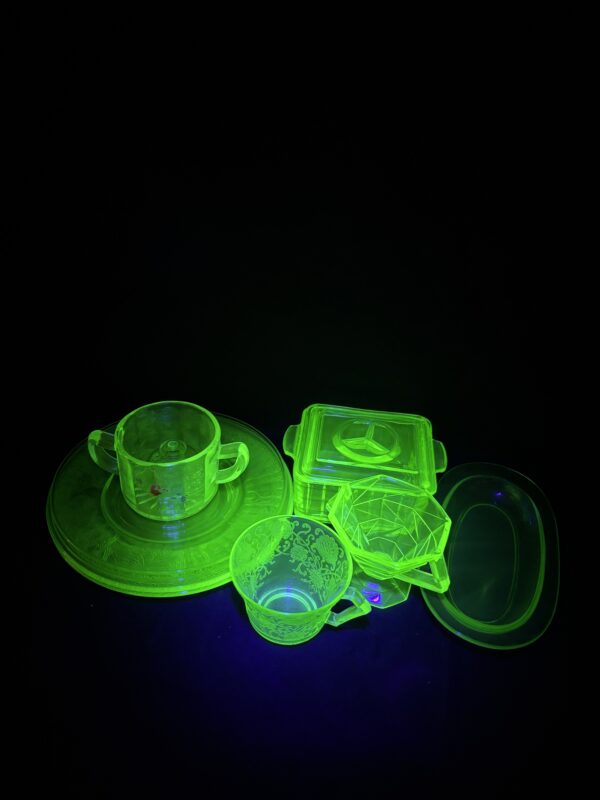 Item#33 (Uranium Glass Bundle) - Image 6
