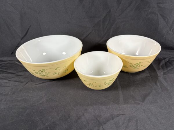 Item#26(Pyrex Bowels) - Image 2